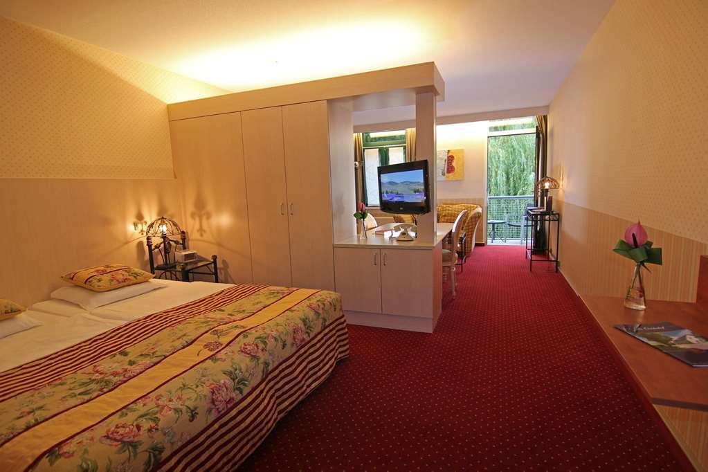 Restaurant Oolderhof Bv Hotel Roermond Room photo