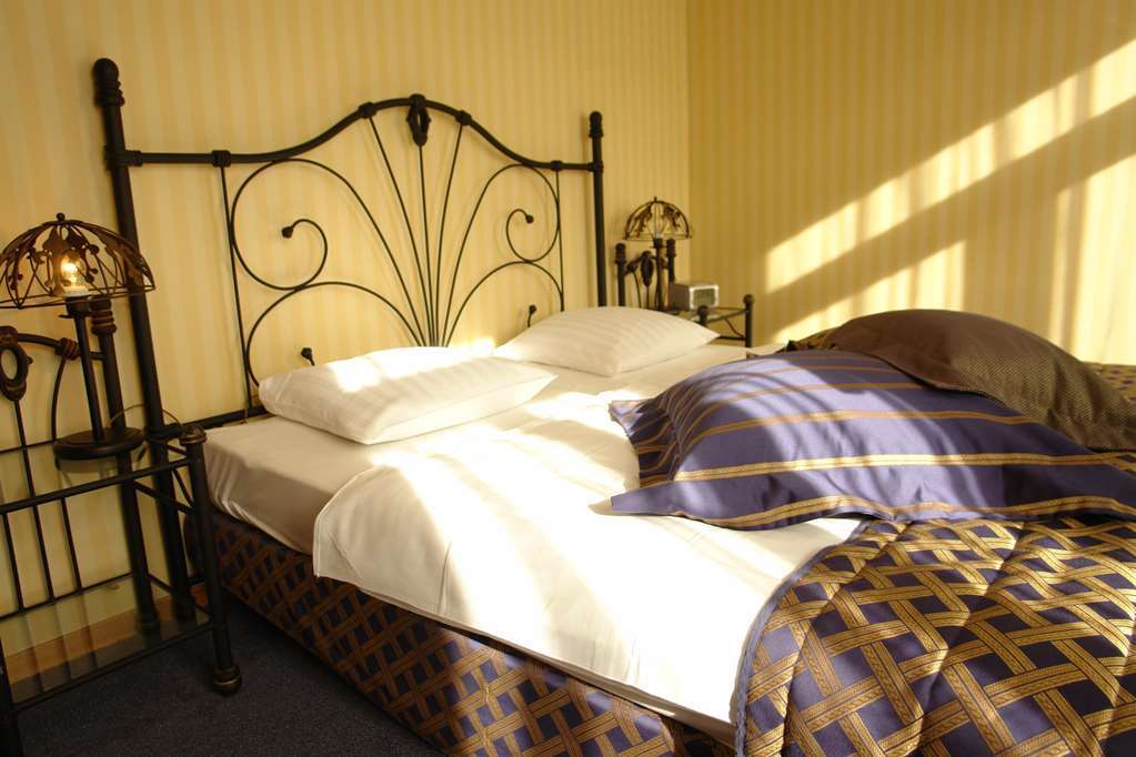 Restaurant Oolderhof Bv Hotel Roermond Room photo